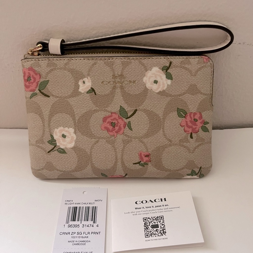 NWT Coach Corner Zip Wristlet In Signature Canvas With Floral Print - Picture 2 of 6